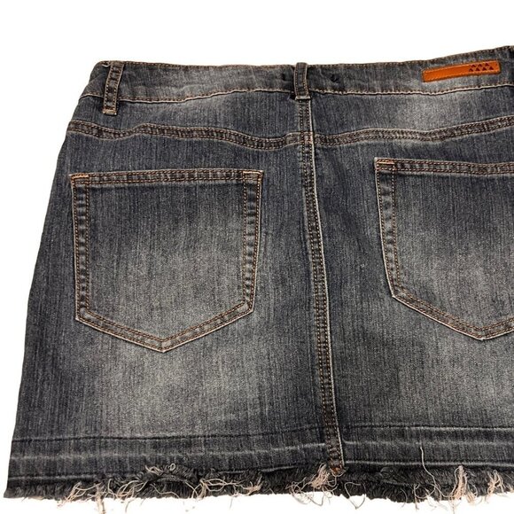 Dollhouse Women Short Skirt Color Wash Denim Size 11 Sku 1027 - Picture 2 of 10